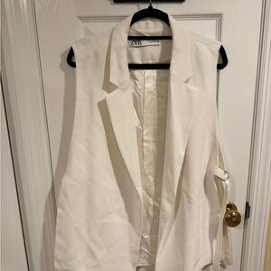 Zara Women's Cream Sleeveless Blazer